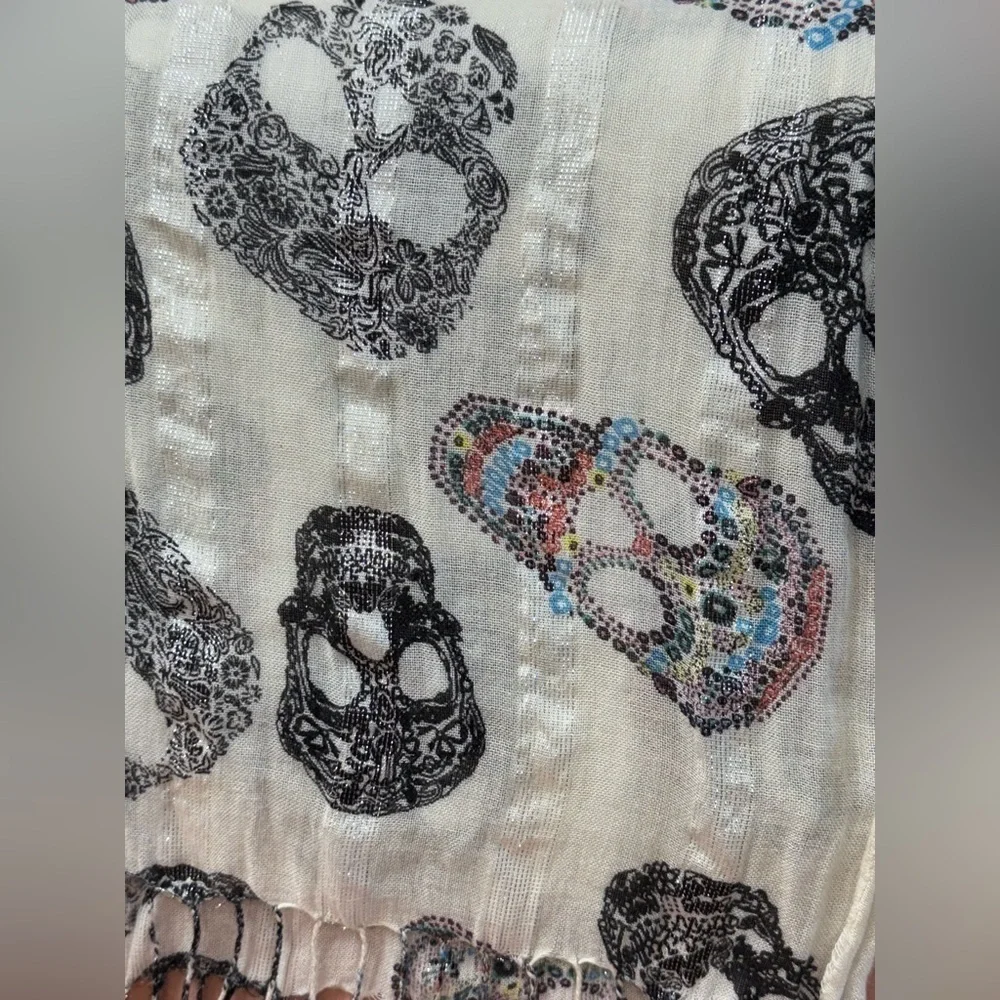 NEW Pier 1 Skull Patterned Cream and Black Fringe Scarf
